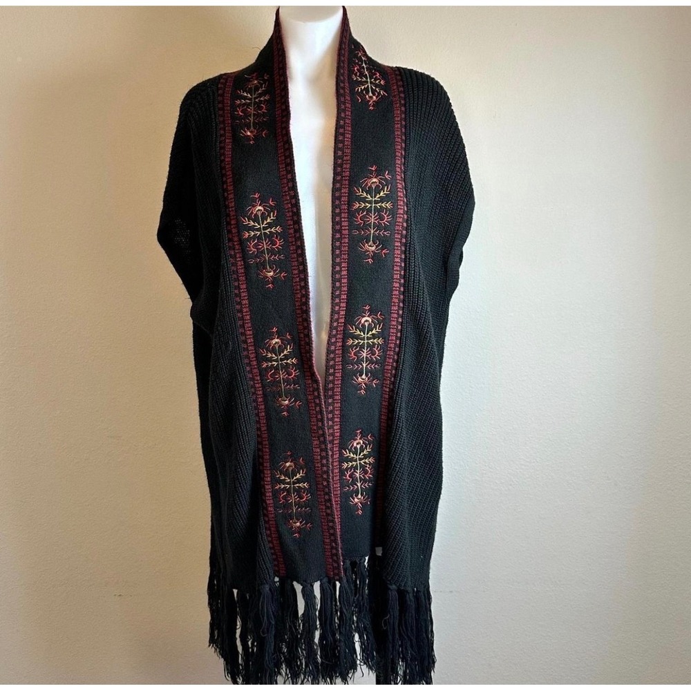 Chunky Knit One Size Embroidered Fringe Sweater Vest Poncho Boho Black Floral